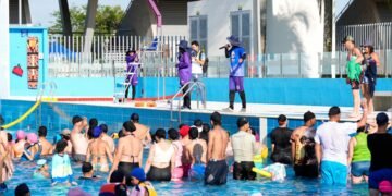 Más de 5.200 visitantes recibió la Piscina de Olas del Parque Deportivo durante la Semana Santa