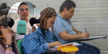 Anuncian reubicaciones para garantizar cobertura educativa en el Tolima, la planta supera más de 8.400 docentes