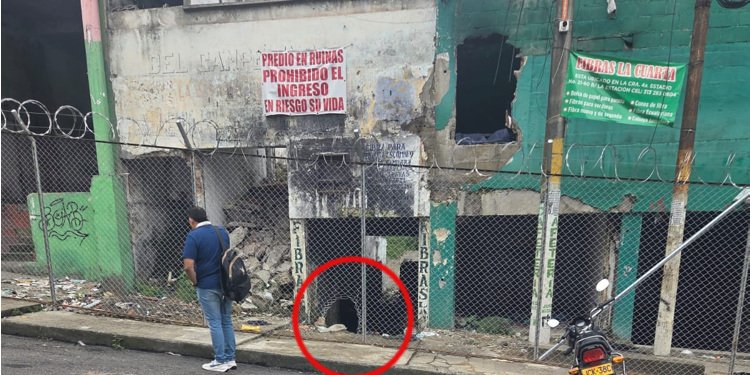 Pese al encerramiento en ruinas de la plaza, continúa la inseguridad en sector por expendio de drogas