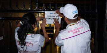 Sellaron dos locales tras detectar presencia de cucarachas