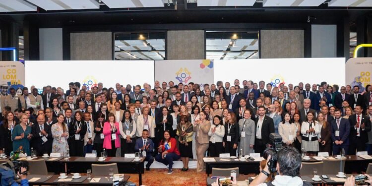 Colombia inaugura la mayor Misión de Observación Internacional de su historia electoral