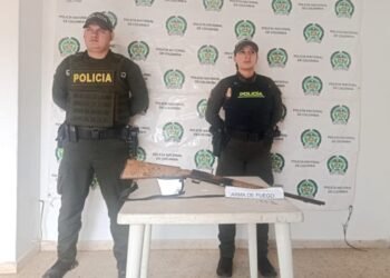 Adolescentes fueron sorprendidos con escopeta escondida en moto por Anzoátegui