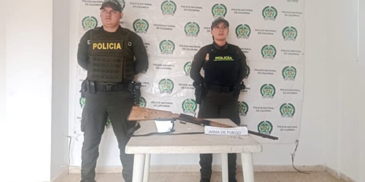 Adolescentes fueron sorprendidos con escopeta escondida en moto por Anzoátegui
