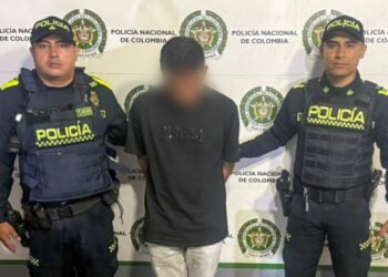 Se metió al carro, robó el celular y terminó rodeado por la comunidad en Ibagué