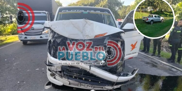 Vans de Flota Huila chocó contra camioneta en la vía hacia Armero – Guayabal