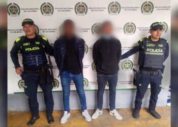 ¡Se la mecatearon en cositas! Cayeron señalados de gastar plata ajena con tarjetas robadas a un adulto mayor en Ibagué