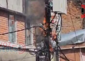 Cortocircuito en transformador generó emergencia en sector de plaza de mercado de La 21