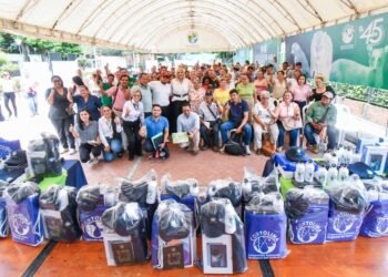 Cortolima dotó a 66 organizaciones ambientales del Tolima con kits tecnológicos y ecológicos