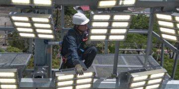IMDRI realizó mantenimiento de luminarias en escenarios deportivos de Ibagué