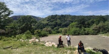 Continúan la búsqueda de persona que se habría lanzado al río Combeima