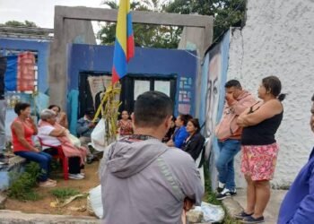 Comunidad de Las Brisas mantiene protesta por centro de traslado por protección en la Comuna 11