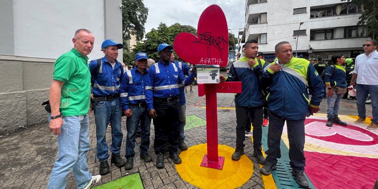 Policía tiene pistas de responsables de vandalismo a homenaje de la diseñadora Ágatha Ruiz de La Prada Ibagué