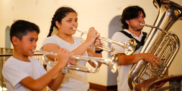 Nueva dotación para la la Escuela Artística Panóptico, fortalece Alcaldía fortalece la formación cultural