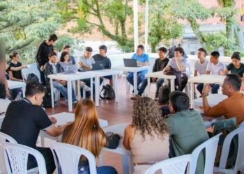 Cuatro líneas de acción tomaron las autoridades tras reunión con los jóvenes amenazados