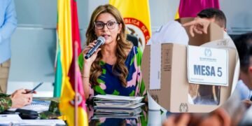 “Queremos dar un mensaje de tranquilidad y de garantía para ejercer el derecho sagrado en democracia a elegir libremente”: gobernadora del Tolima