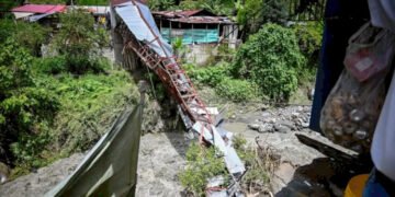 Más de 100 familias siguen afectadas por colapso del puente en Pico de Oro