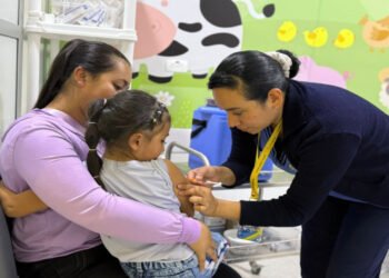 Secretaría de Salud de Ibagué inició nuevo ciclo de vacunación contra el dengue para niños de 9 años