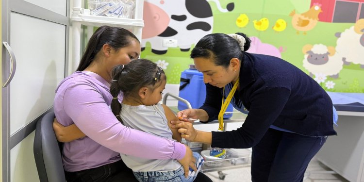 Secretaría de Salud de Ibagué inició nuevo ciclo de vacunación contra el dengue para niños de 9 años