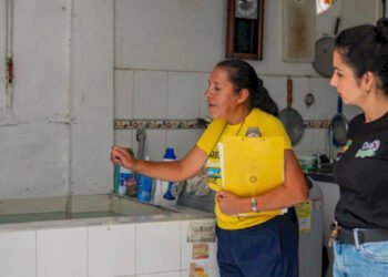 Con jornadas de visita casa a casa, la Secretaría de Salu adelanta acciones contra el dengue y la fiebre amarilla 