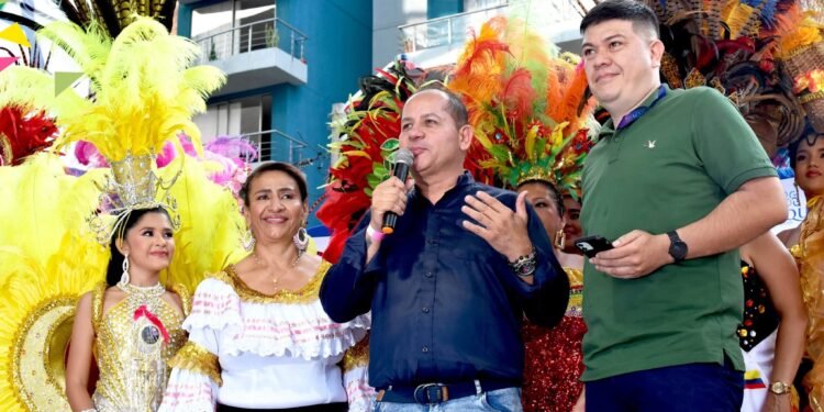Fernando Ortiz destacó el aporte del Festival Folclórico al trabajo de los diseñadores y empresarios