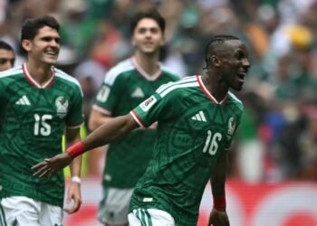 Colombia marcó “doblete” en el debút del mundial