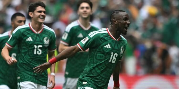 Colombia marcó “doblete” en el debút del mundial