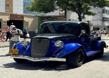 Este sábado habrá cierres viales por el Desfile de Autos Clásicos en Ibagué