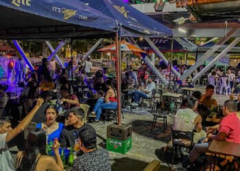 Alcaldía amplía horario para bares y discotecas durante este puente festivo