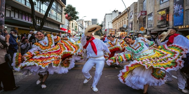 En Bogotá se llevó a cabo el  lanzamiento del 52° Festival Folclórico Colombiano