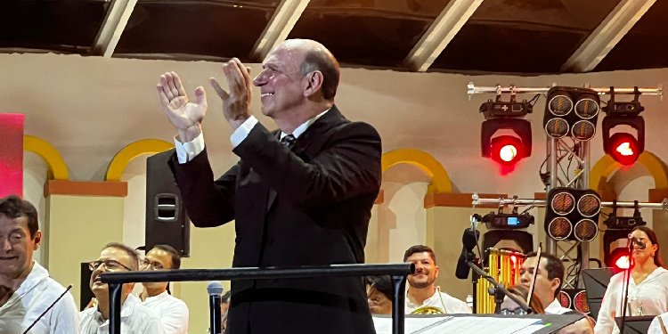 Director de concierto de la Orquesta Sinfónica Nacional destacó la acogida del público ibaguereño y reconoció al maestro César Zambrano