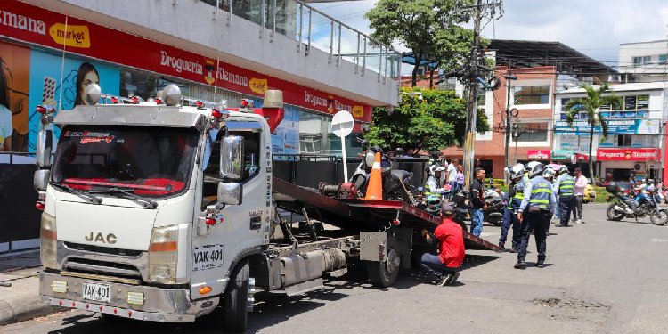 Operativo en la carrera Sexta deja 18 comparendos y cinco vehículos inmovilizados