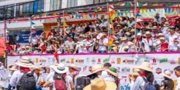 Para los desfiles del Festival Folclórico se instalarán 28 graderías del Festival Folclórico