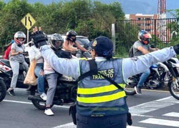 Tras hurto de cableado, intervienen red semafórica de la avenida Mirolindo 
