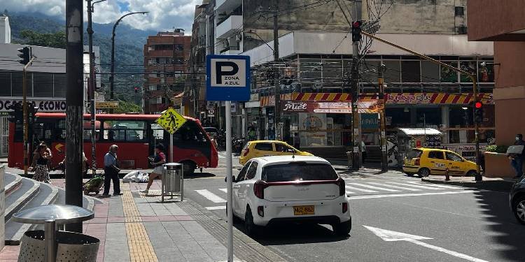 Secretaría de Movilidad avanza en ajustes jurídicos y operatividad para plan piloto de zonas azules