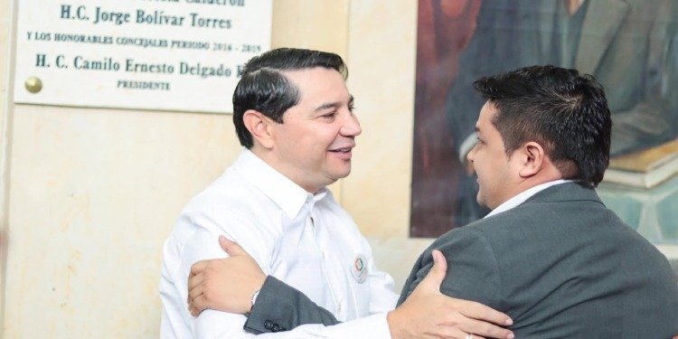 “No posaré yo de Pedro negando de dónde vengo, ni quiénes son mis amigos”, Concejal Camilo Acevedo