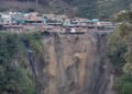 Remoción en masa destruyó una vivienda en Cajamarca y obligó al cierre de un carril de la vía Panamericana