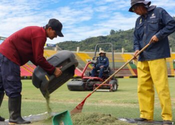 Imdri avanza en mantenimiento del gramado del estadio Manuel Murillo Toro