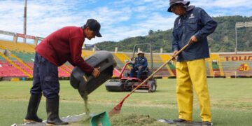 Imdri avanza en mantenimiento del gramado del estadio Manuel Murillo Toro