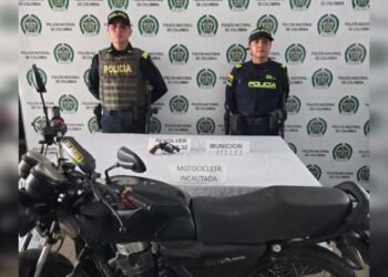 Huida de película en El Espinal: abandonó la moto y un arma cargada para evitar la captura