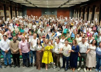  Alcaldía entregó a 251 familias ibaguereñas los títulos de propiedad de sus predios