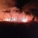 Pirómanos estarían detrás del incendio forestal que puso en riesgo varias viviendas en San Luis