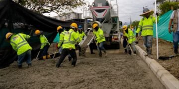Inició la pavimentación en la vía a El Salado