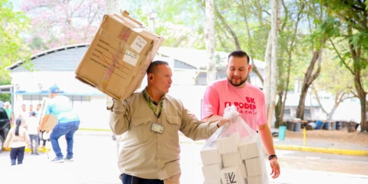 Más de 400 pares de botas serán entregados a organismos de socorro que atienden emergencias