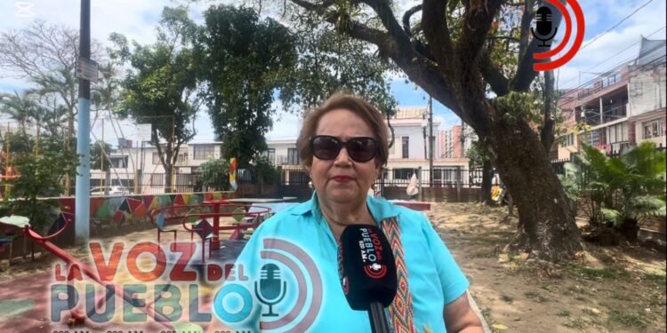 Amparo Rivera destaca la entrega de vías en el barrio Limonar tras años de gestiones