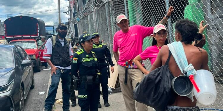 Alcaldía inició acompañamiento social previo a la intervención en los predios de la 19