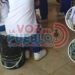 ¡Educación por el suelo! Estudiantes del colegio Alberto Castilla reciben clases sentados en canecas y en el piso