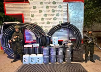 ¡Frenazo a la minería ilegal! Cayó camión cargado con elementos en vía Ataco-Planadas