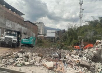 Demolición de las ruinas de la carrera Cuarta con calle 19 alcanza 50% de avance