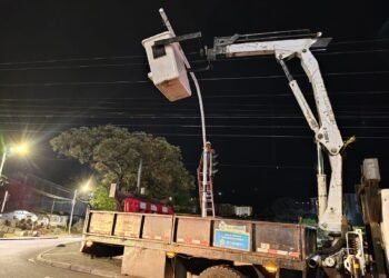Inició instalación de semáforo en la calle 103 con carrera Quinta de Ibagué