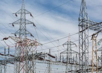 El Ministerio Público pidió fortalecer la seguridad tras un atentado contra una torre de transmisión en Planadas, que puso en riesgo la continuidad del servicio de energía.